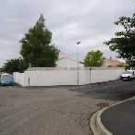 Avec Piscine - Rez De Jardin * Pailhes (Herault)