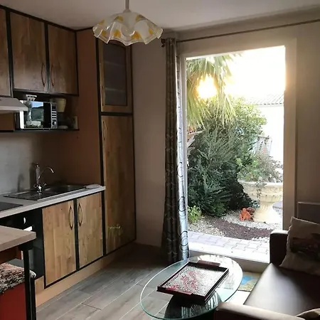 Apartment Avec Piscine - Rez De Jardin *